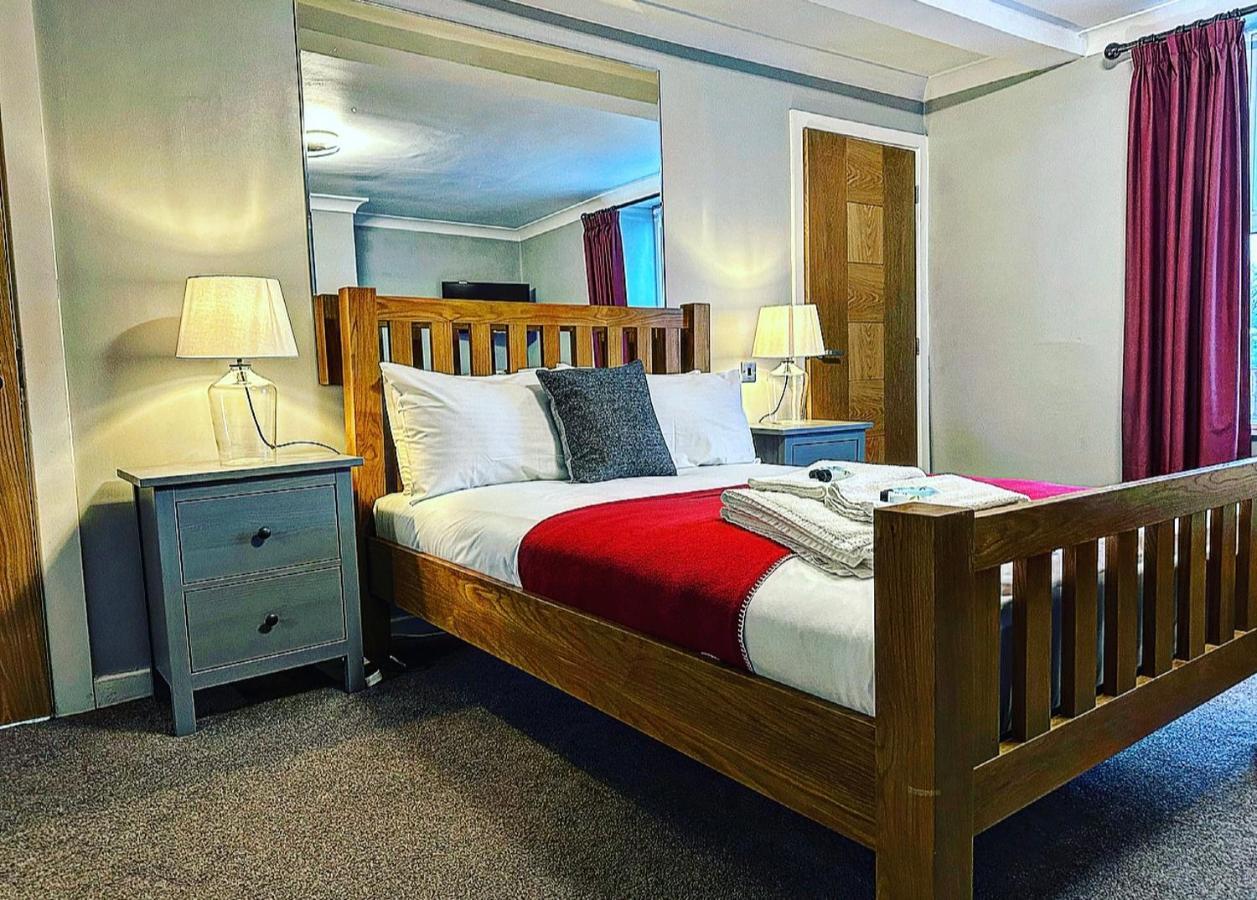 The Hinds Head Hotel Чорлі Екстер'єр фото