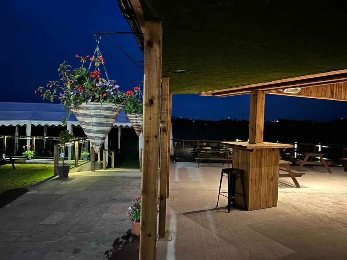 The Hinds Head Hotel Чорлі Екстер'єр фото